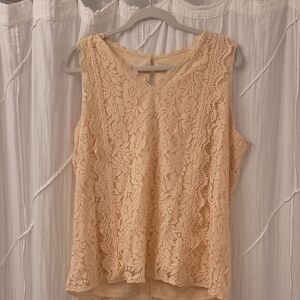 Elegant Lace Sleeveless Top in Cream